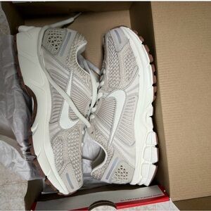 Nike Zoom Vomero 5 Women’s